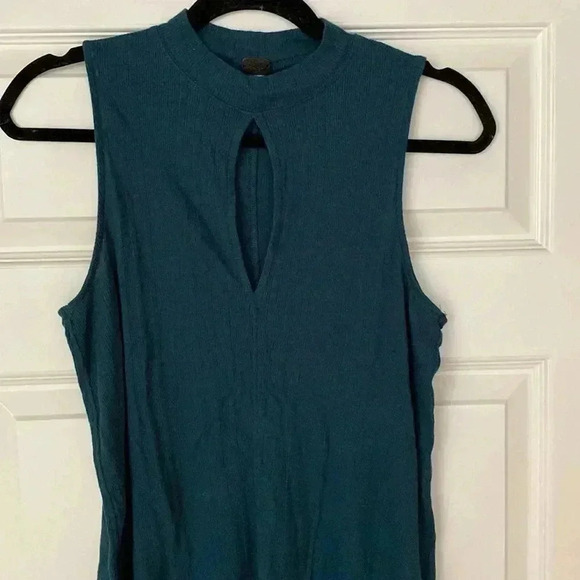 Free People Faye Keyhole Ribbed Top - Picture 6 of 8